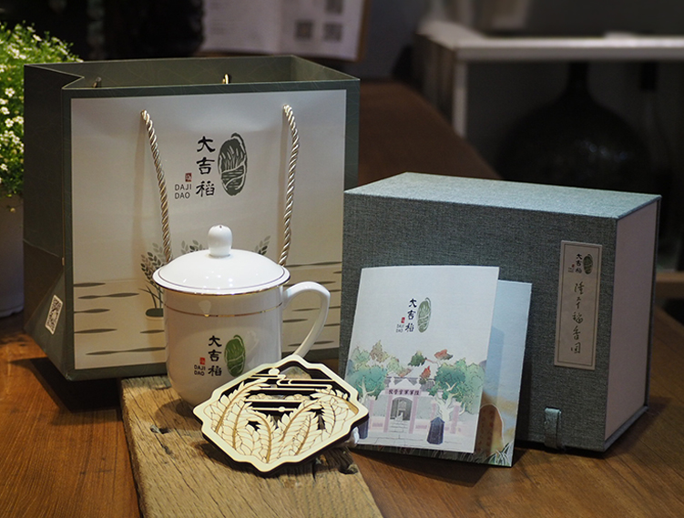 內頁(yè)組圖1.jpg 內頁(yè)組圖1.jpg